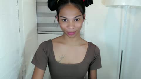 Snapshot of zoeygorgeous19 chatting on 02.11.25 zoey online show from 02.11.25