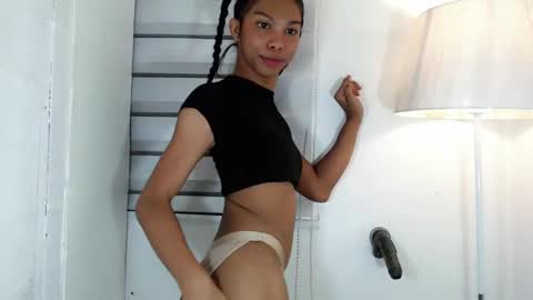 Snapshot of zoeygorgeous19 chatting on 02.12.25 zoey online show from 02.12.25