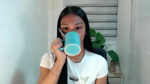 Snapshot of zoeygorgeous19 chatting on 02.14.25 zoey online show from 02.14.25