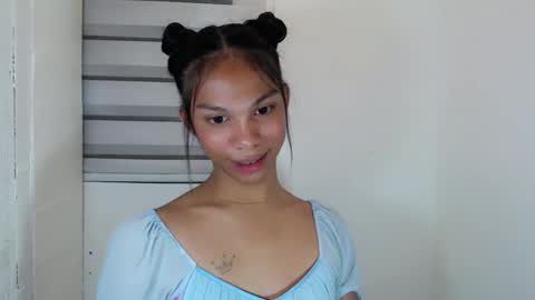 Snapshot of zoeygorgeous19 chatting on 02.14.25 zoey online show from 02.14.25