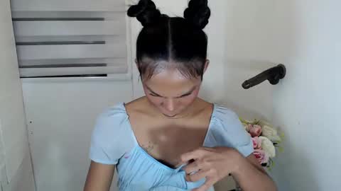 Snapshot of zoeygorgeous19 chatting on 02.17.25 zoey online show from 02.17.25