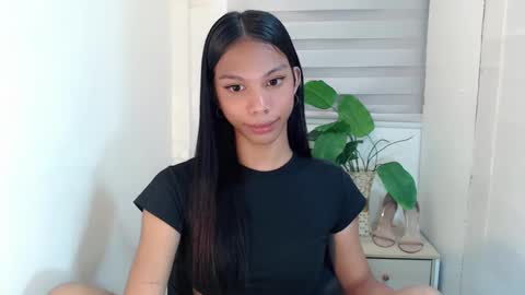 Snapshot of zoeygorgeous19 chatting on 02.21.25 zoey online show from 02.21.25