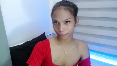 Snapshot of zoeygorgeous19 chatting on 11.07.25 zoey online show from 11.07.25