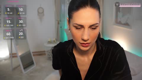 zoezolton online show from 01.01.25