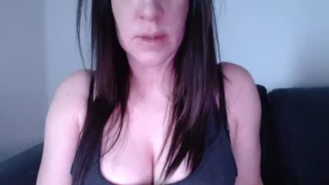 zoibee online show from 02.12.25