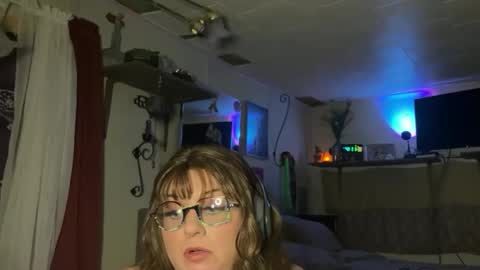 rebecca buckler online show from 03.02.25