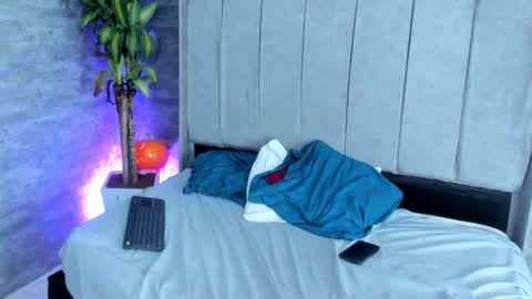 Zoe And Frienda online show from 11.06.25