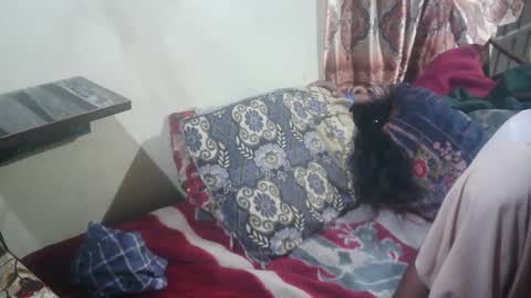 Snapshot of zoyakhan803 chatting on 02.24.25 zoyakhan803 online show from 02.24.25