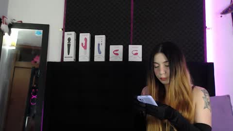 Snapshot of zpzphot chatting on 12.14.25 zpzphot online show from 12.14.25