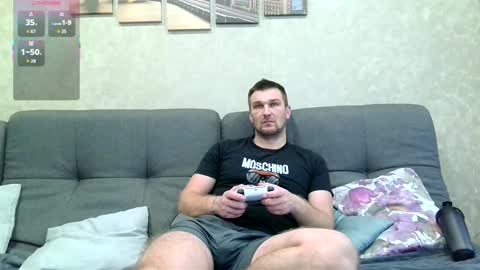 Snapshot of ztigrousz chatting on 11.25.25 ztigrousz online show from 11.25.25