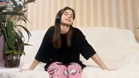 Snapshot of zulajaniak chatting on 03.03.26 Joan online show from 03.03.26