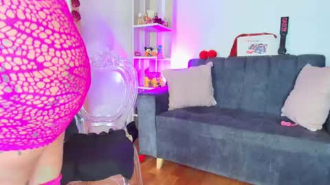 zully_green online show from 08.02.26