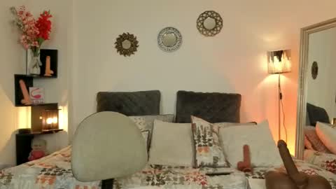 Snapshot of zuly_zahir_01 chatting on 02.08.25 zuly goode online show from 02.08.25