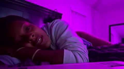 Snapshot of zuriluxe45 chatting on 09.29.25 zuriluxe45 online show from 09.29.25