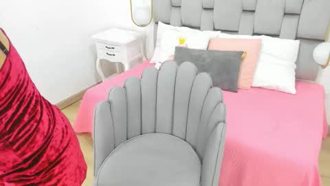 Im Zusan My schedule is from 1030pm to 430 am colombian time online show from 03.08.26