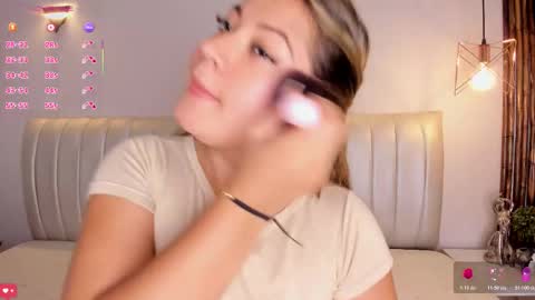 Snapshot of zuzu_sweet chatting on 12.02.25 Zara online show from 12.02.25