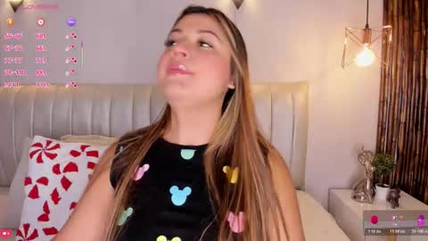 Snapshot of zuzu_sweet chatting on 12.15.25 Zara online show from 12.15.25