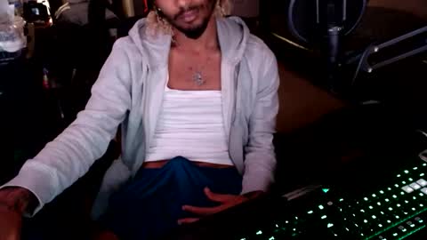 mixedtwinklol online show from 10.24.25