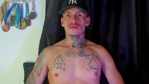 Snapshot of zyongarcia2020 chatting on 01.15.25 zyon garcia online show from 01.15.25