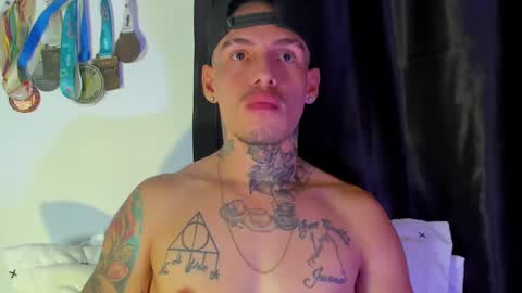 Snapshot of zyongarcia2020 chatting on 01.15.25 zyon garcia online show from 01.15.25