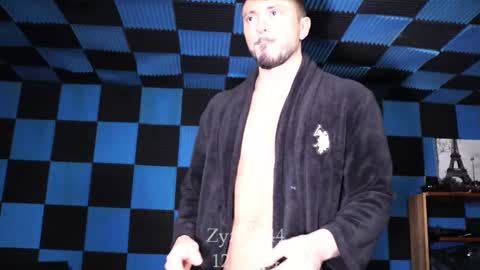 Snapshot of zyzz4444 chatting on 12.29.24 Greek God online show from 12.29.24