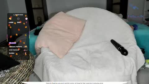 Miss Carla online show from 10.27.25