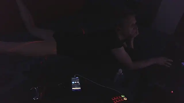 Snapshot of davidgntxxxxx chatting on 10.26.25 davidgntxxxxx online show from 10.26.25