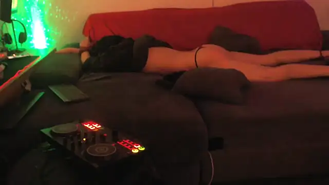 Snapshot of davidgntxxxxx chatting on 10.26.25 davidgntxxxxx online show from 10.26.25