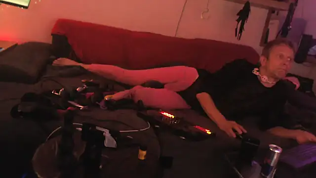 Snapshot of davidgntxxxxx chatting on 11.01.25 davidgntxxxxx online show from 11.01.25