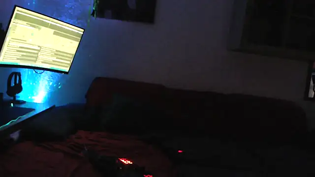 Snapshot of davidgntxxxxx chatting on 11.21.25 davidgntxxxxx online show from 11.21.25