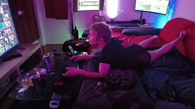 Snapshot of davidgntxxxxx chatting on 12.03.25 davidgntxxxxx online show from 12.03.25