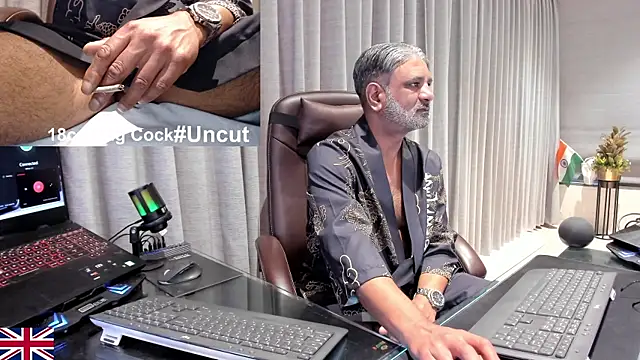 Snapshot of OnlineBossUK chatting on 01.15.26 OnlineBossUK online show from 01.15.26