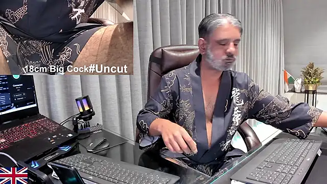 Snapshot of OnlineBossUK chatting on 02.02.26 OnlineBossUK online show from 02.02.26