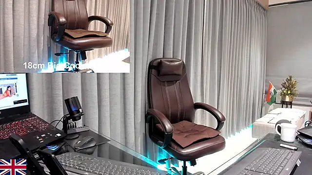 Snapshot of OnlineBossUK chatting on 02.13.26 OnlineBossUK online show from 02.13.26