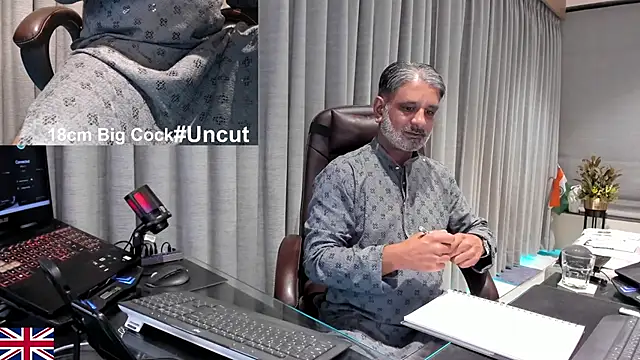 Snapshot of OnlineBossUK chatting on 02.27.26 OnlineBossUK online show from 02.27.26