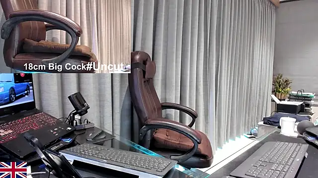 Snapshot of OnlineBossUK chatting on 04.03.26 OnlineBossUK online show from 04.03.26