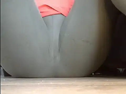 Snapshot of Squirtlady38 chatting on 02.20.25 Squirtlady38 online show from 02.20.25