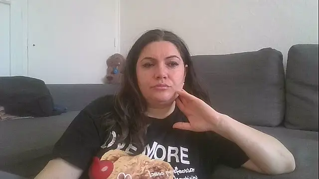 Snapshot of Squirtlady38 chatting on 10.06.25 Squirtlady38 online show from 10.06.25