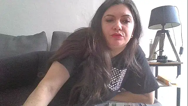 Snapshot of Squirtlady38 chatting on 10.31.25 Squirtlady38 online show from 10.31.25