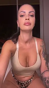 Helena Karel online show from 06.25.26