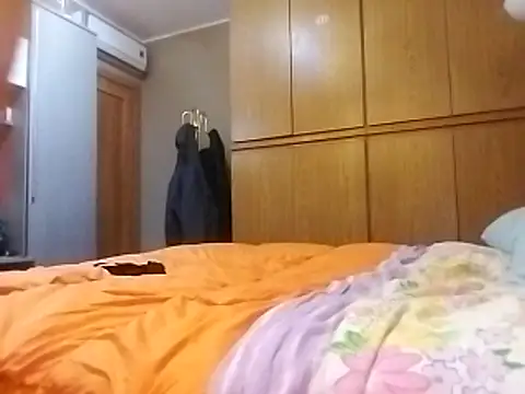 Snapshot of mazinga17 chatting on 12.15.25 mazinga17 online show from 12.15.25