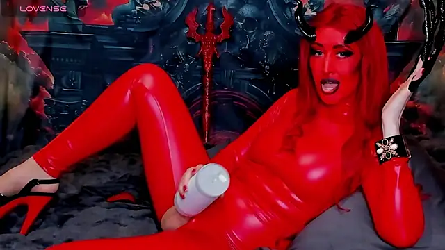 EvaDominatrix online show from 10.12.25