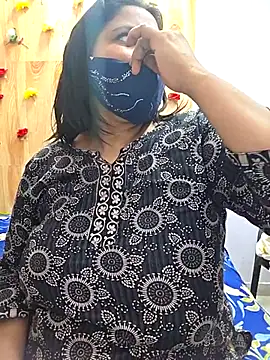 MOM-SUN-COUPLE online show from 09.13.25