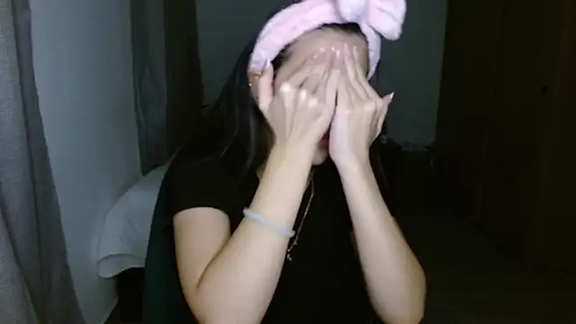 mia  lopez  online show from 11.11.25