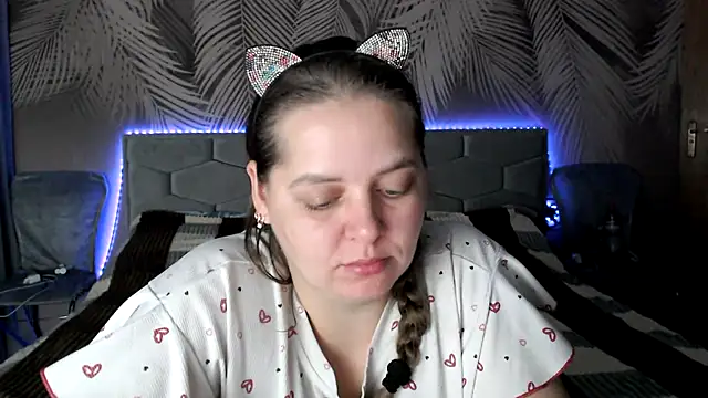 uliastar online show from 11.13.25