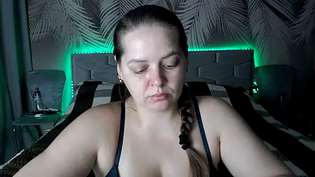 uliastar online show from 11.19.25