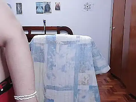 Snapshot of LauraVicttoria361215 chatting on 02.18.25 LauraVicttoria361215 online show from 02.18.25