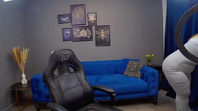 Katewalker  online show from 12.05.24