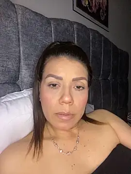 Snapshot of martina_contreras chatting on 11.20.25 martina contreras online show from 11.20.25