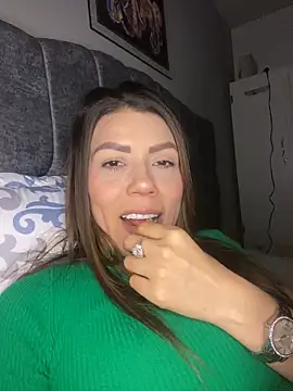 Snapshot of martina_contreras chatting on 11.23.25 martina contreras online show from 11.23.25